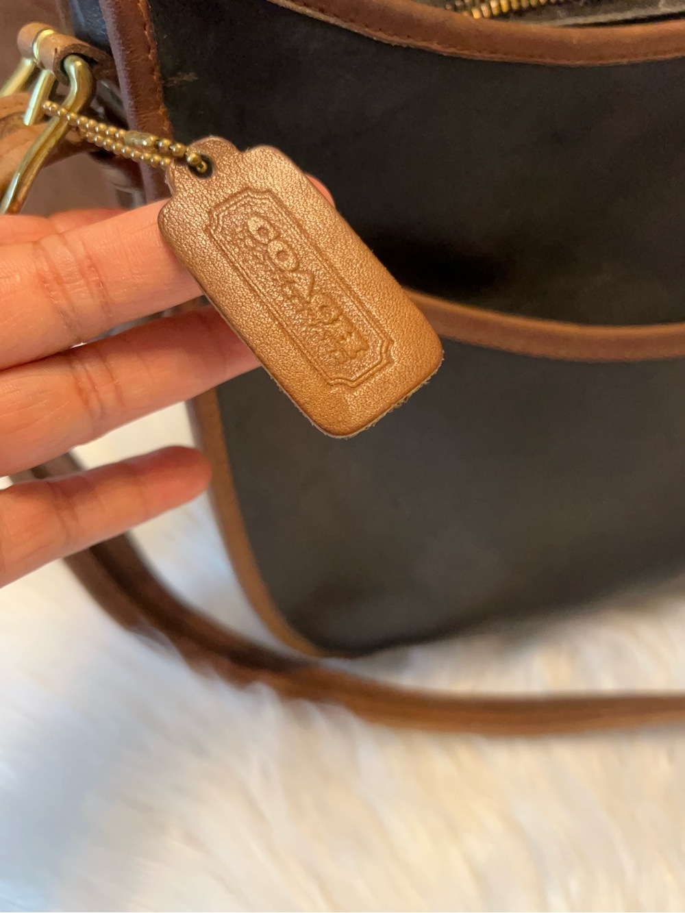 Coach vintage Black and British Tan Leather Pu Hobo Messenger Bag #0596-909 - Picture 6 of 17